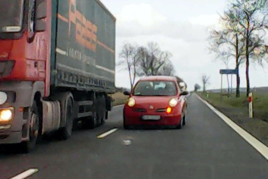 nissan ciężarówka