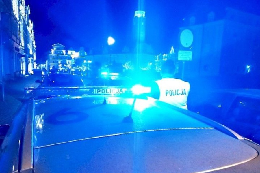 policja radiowóz rynek