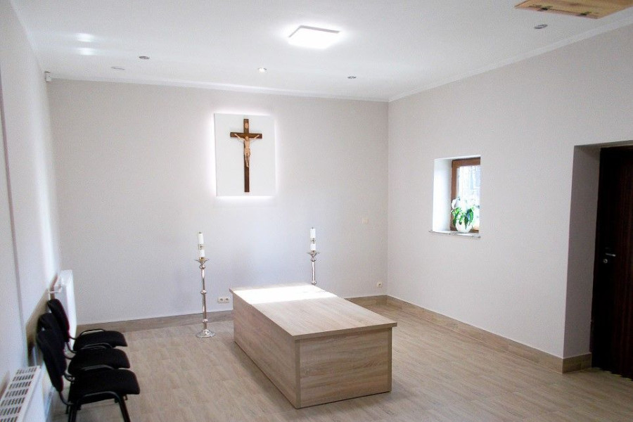 pokój krzyż katafalk