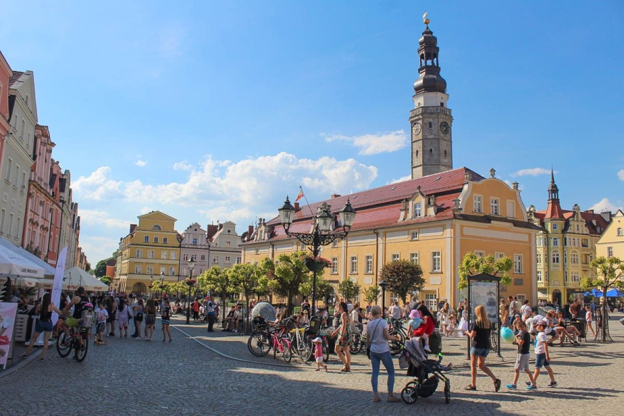 rynek bolesławiec niedziela