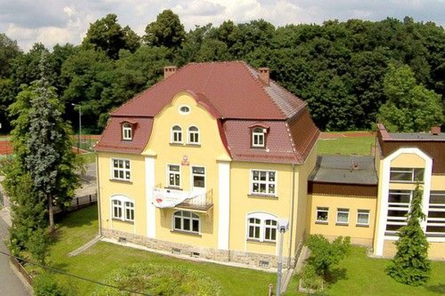 szkoła dąbrowa bolesławiec