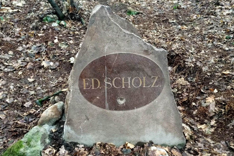 pomnik eduard scholz