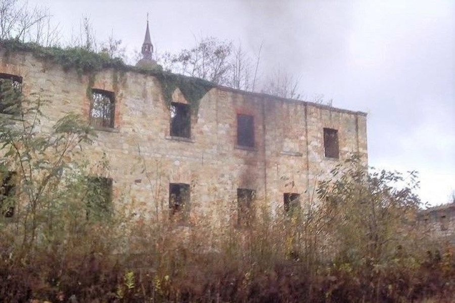 ruiny klasztor nowogrodziec