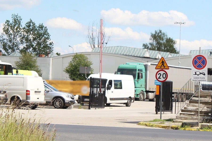 wjazd baza pks brama modłowa