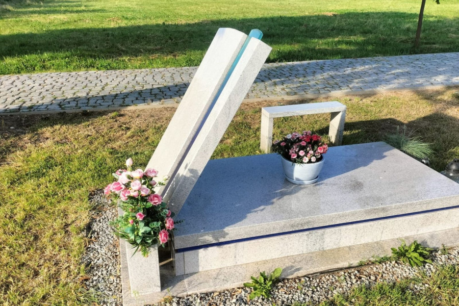 pomnik warta bolesławiecka wandal