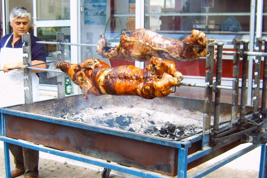 prosię pieczeń grill