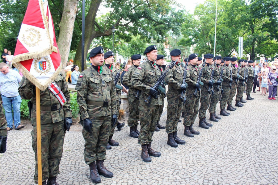 żołnierz kotwica powstanie warszawskie