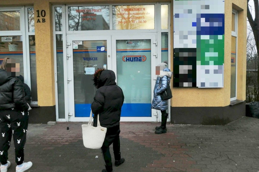 ludzie chumed kolejka