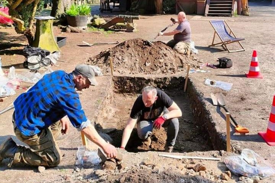 archeolog zamek grodziec