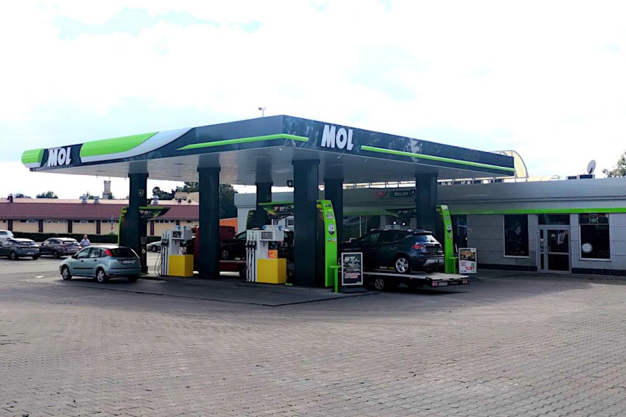 stacja paliw mol