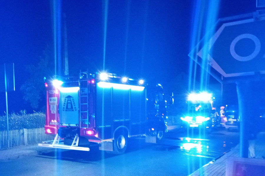 wóz strażacki strażak