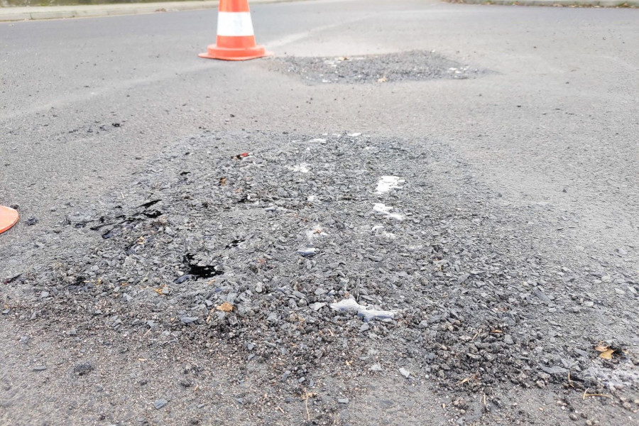 dziura kruszywo droga