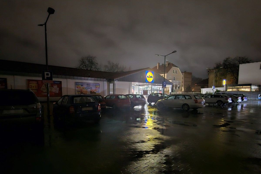 lidl ciemności parking