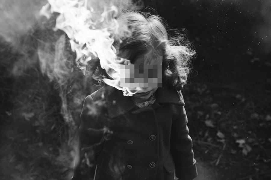 Dziecko dziewczynka ogień