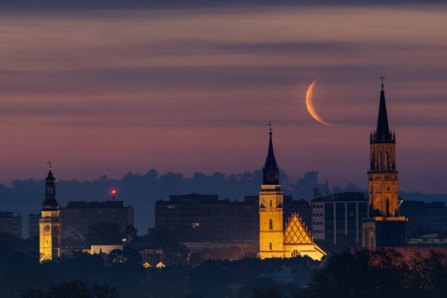 wschód księżyc bolesławiec