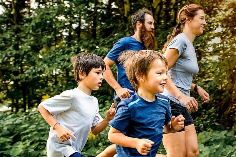 dziecko dorosły biegacz