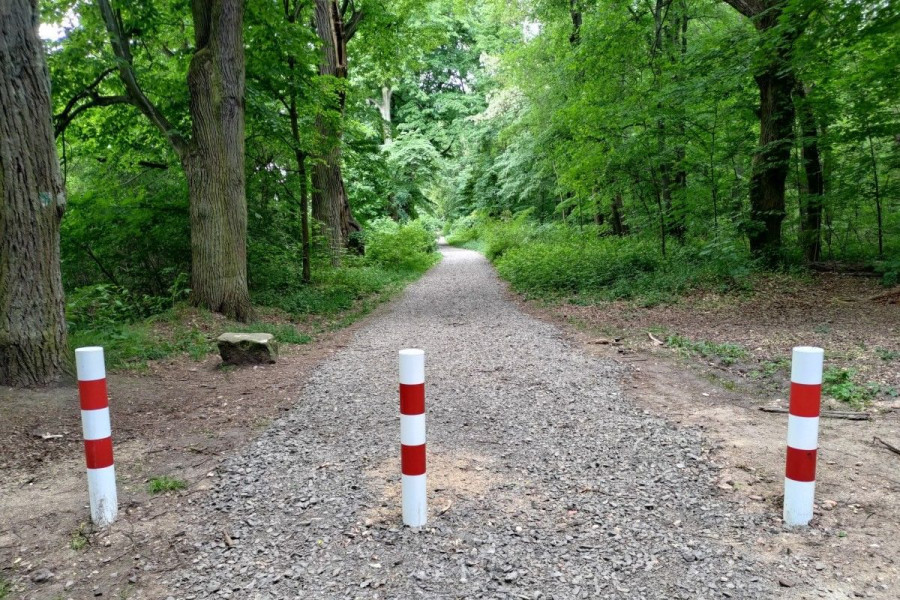 słupek aleja przyleśna bolesławiec