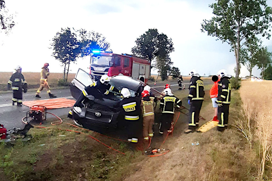 wypadek auto bus nowogrodziec