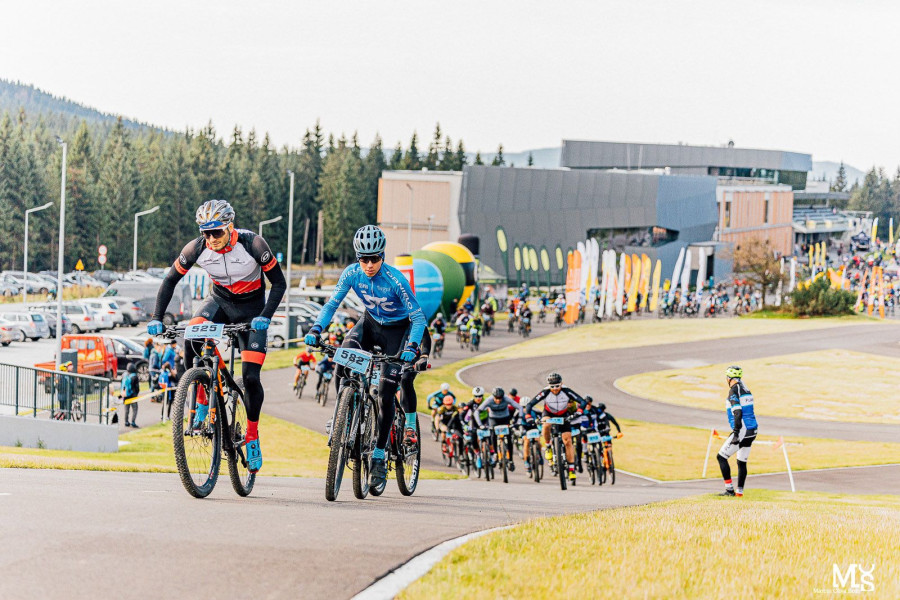 ludzie rowerzyści polana jakuszycka