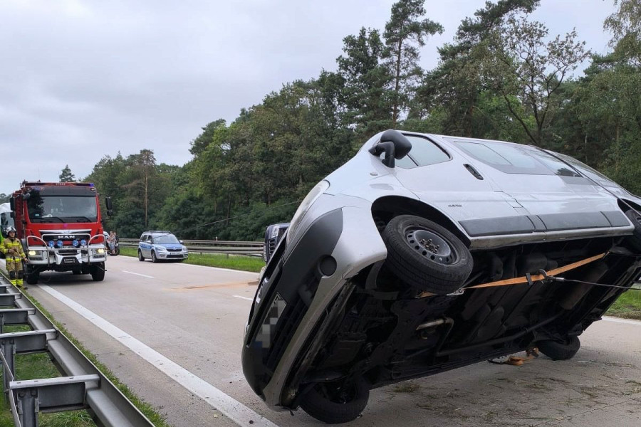 auto wypadek autostrada