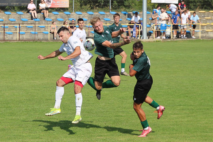 piłkarz mecz chrobry nowogrodziec bks bolesławiec