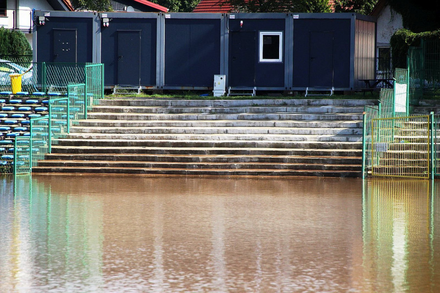 stadion rajska woda powódź