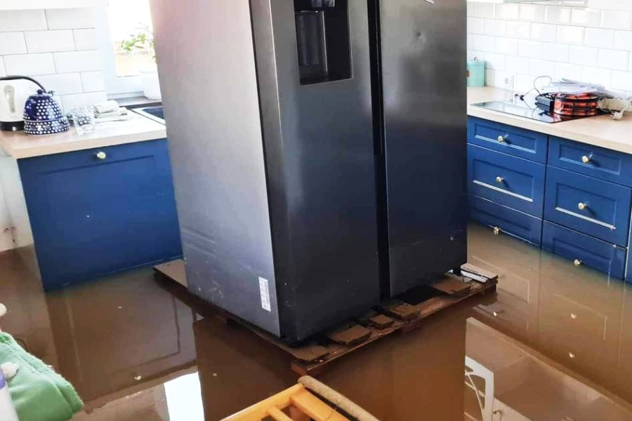 zalane mieszkanie trzebień