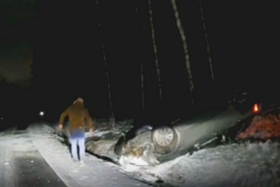 auto policjant dachowanie