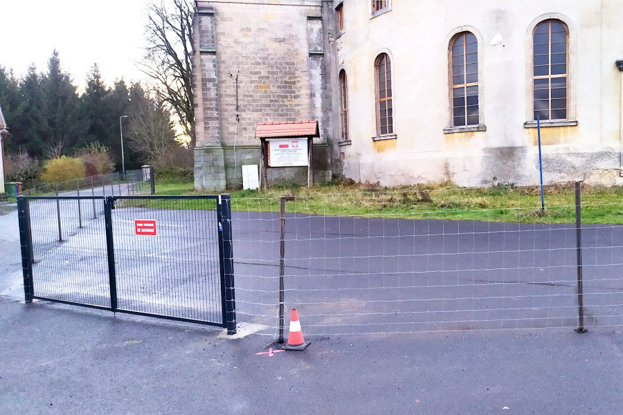 perła żeliszowa ogrodzenie