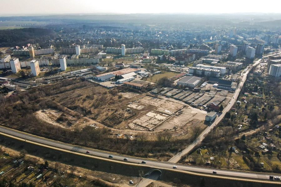 teren staroszkolna park handlowy