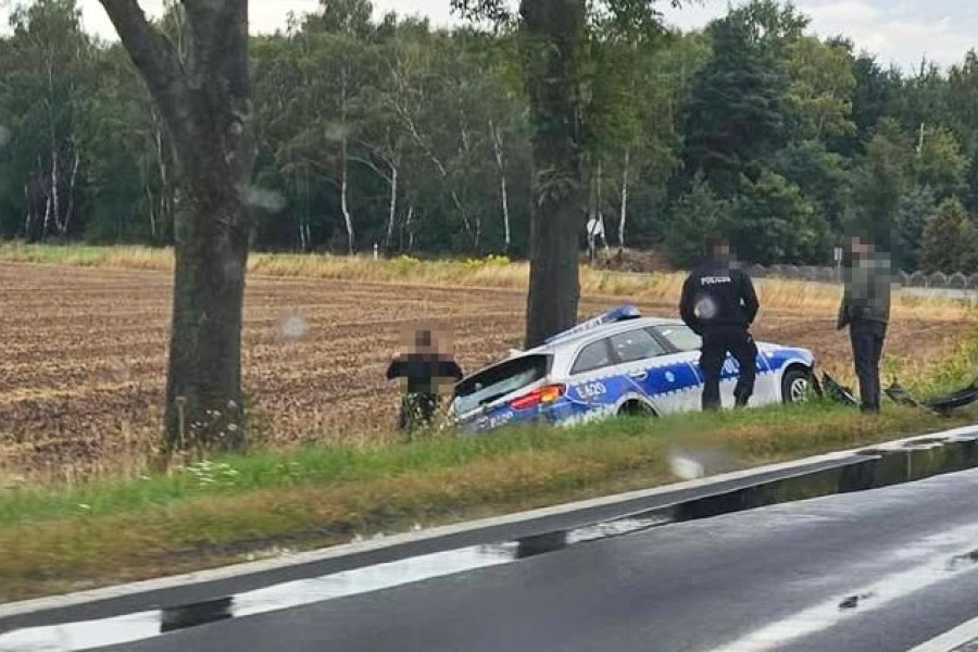 policja radiowóz rów