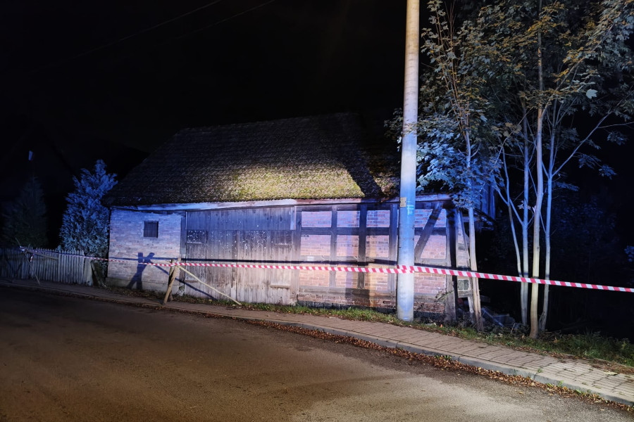 budynek droga modła