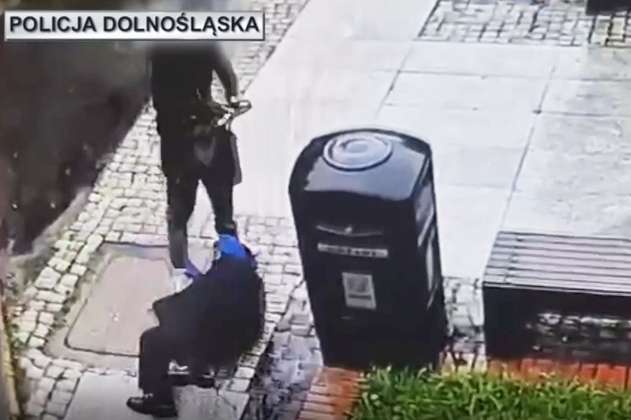 kradzież staruszka kowary