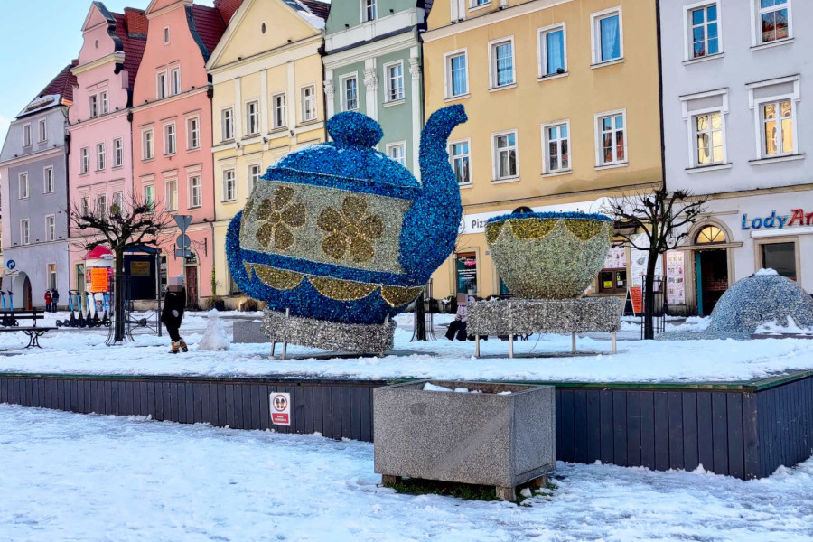 imbryk filiżanka fontanna rynek osłona