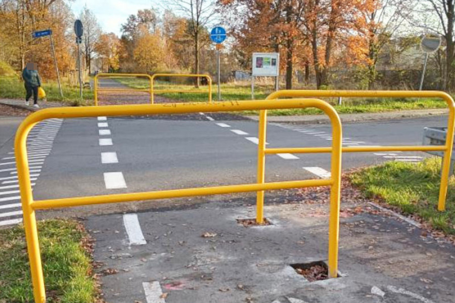 ścieżka rowerowa barierka kruszyn