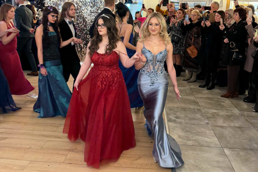 kobiety taniec studniówka