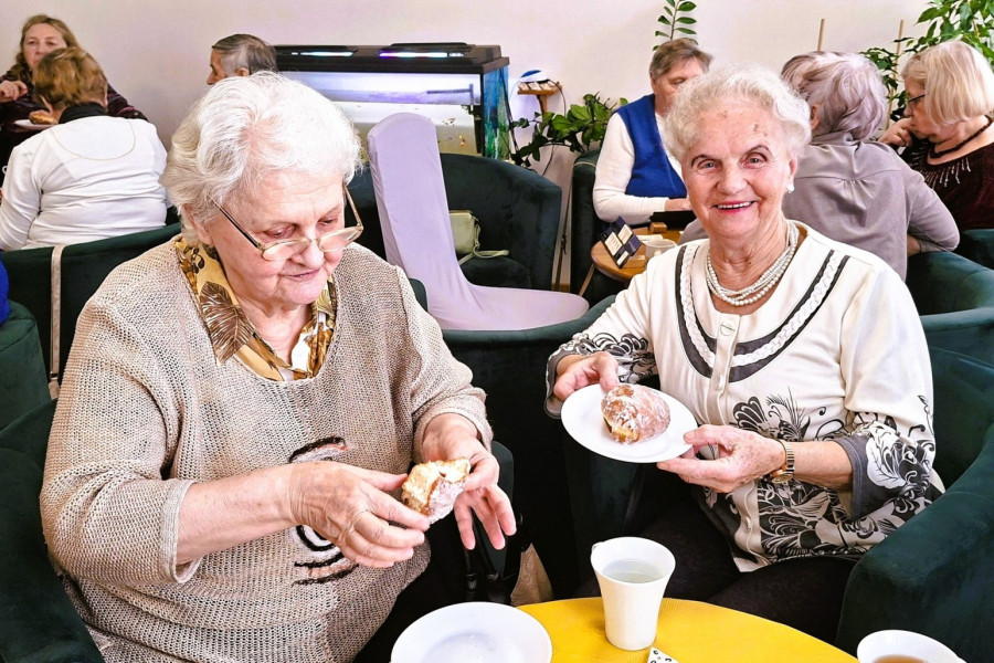 seniorka pączek tłusty czwartek