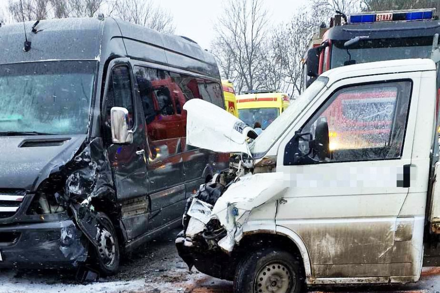 zderzenie bus chościszowice