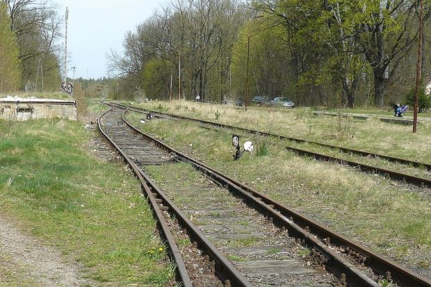 Linia kolejowa 283 na wysokości Osiecznicy i Kliczkowa
