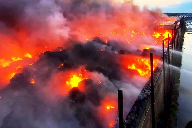 Pożar na strefie w Osłej