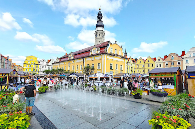 rynek fontanna kamera