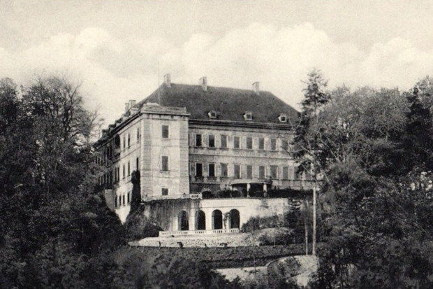 pałac skała lwówek ślaski