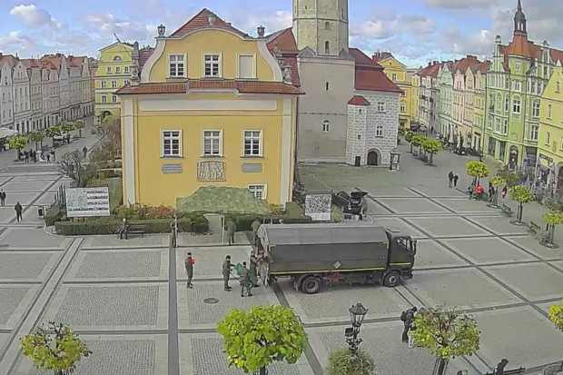 ciężarówka wojsko rynek