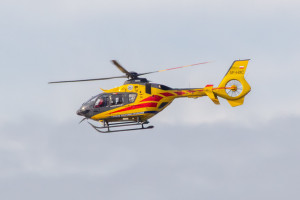 12-letni rowerzysta zderzył się z autem. Śmigłowiec LPR zabrał go do Legnicy