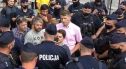 Kilkunastu policjantów legitymowało pięć osób i dziecko po wiecu Andrzeja Dudy