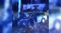 VW uderzył w drzewo w Pasterniku. Kierowca „zakazowiec” trafił do szpitala