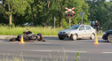 Wypadek w stałym miejscu: opel zderzył się z motocyklem, kierowca jednośladu w szpitalu