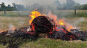 Pożar balotów siana między Wierzbową a Gromadką
