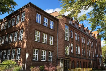 Changes to Entering the School in Bolesławiec. Parents Must Remember One Rule