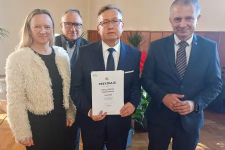 Teachers from Bolesławiec Receive Prestigious Awards. Other Education Workers Also Honored